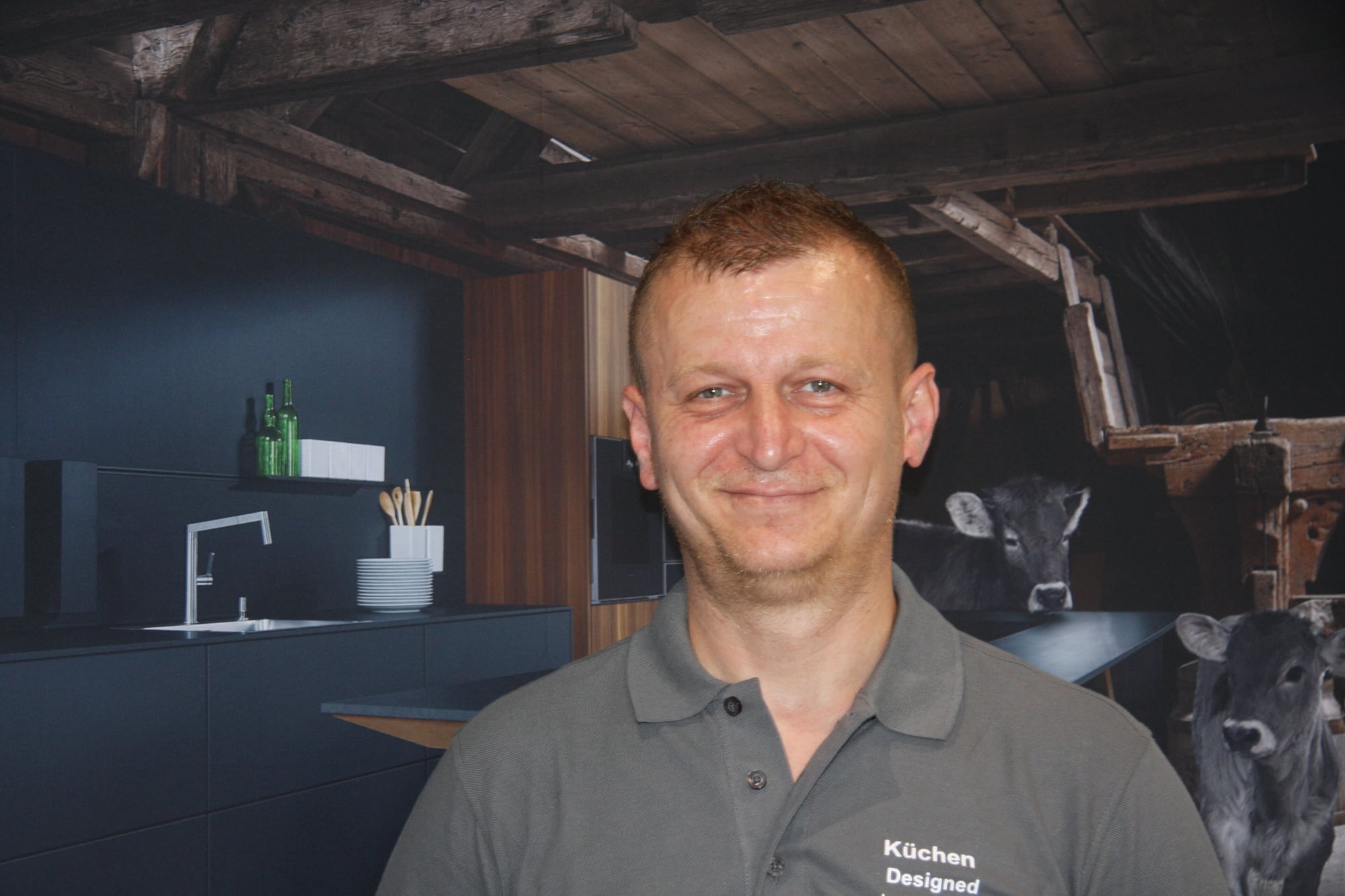 Alin Christea, Montage im varia Küchenstudio Welzheim